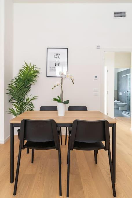 Appartement Kaizen House - Bilocale De Angeli à Milan Extérieur photo