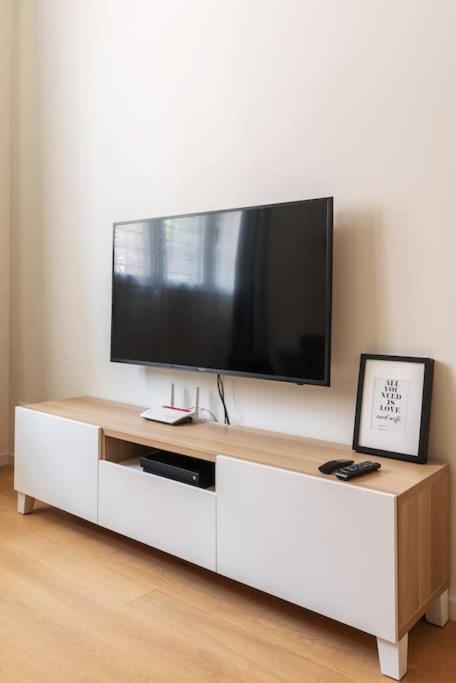 Appartement Kaizen House - Bilocale De Angeli à Milan Extérieur photo